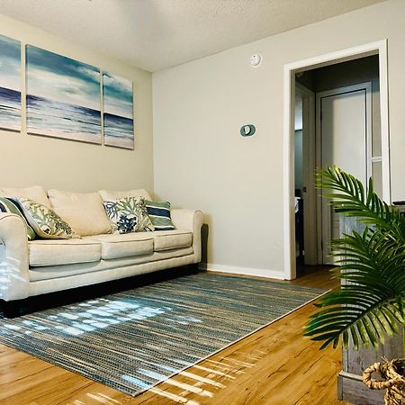 White Sand Getaway Steps From Beach Gulfport Exterior photo