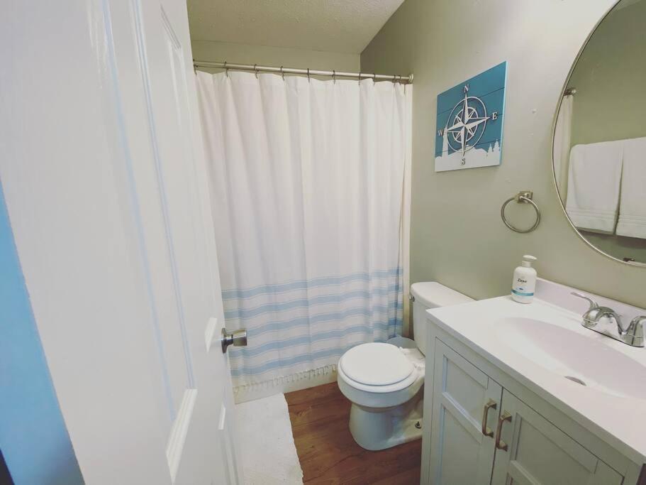 White Sand Getaway Steps From Beach Gulfport Exterior photo