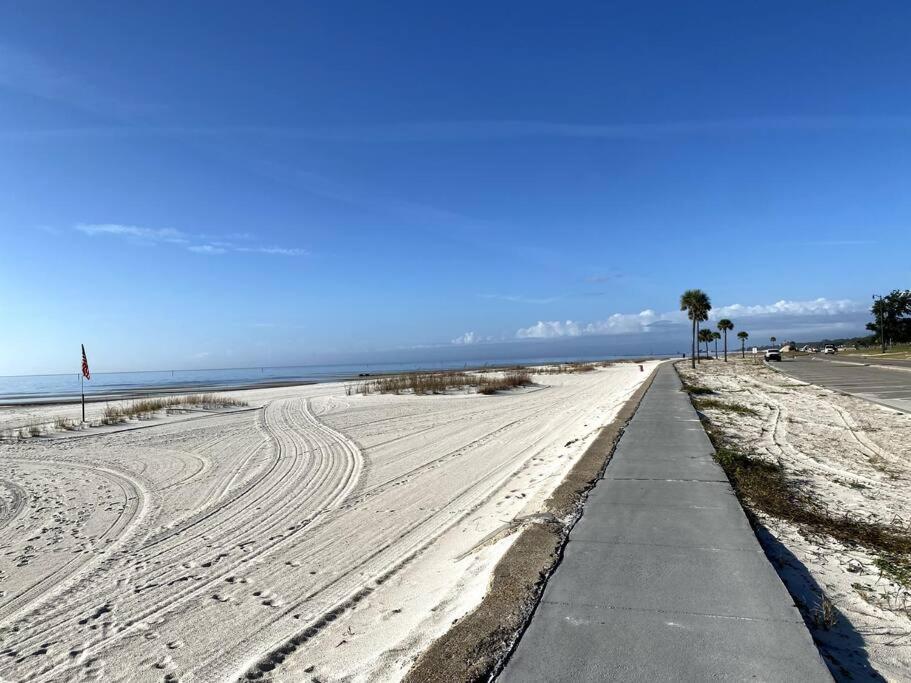 White Sand Getaway Steps From Beach Gulfport Exterior photo